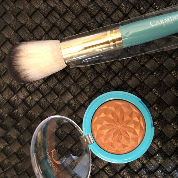 CARMINDY & CO - NWOT - CarmaGlow Bronzer in "Aloha" & Love Struck Brush/Just In! - Picture 16 of 16